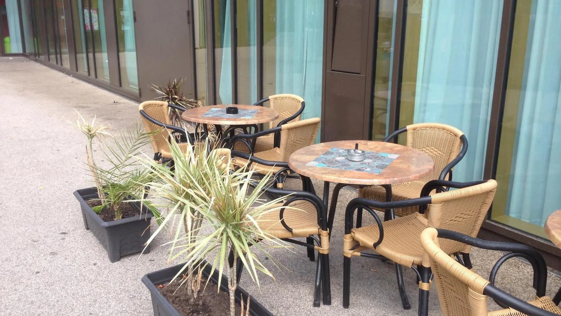 Jugendherberge Stuttgart Neckarpark Hostel