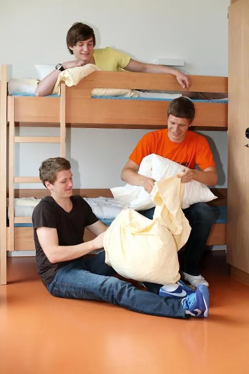Jugendherberge Stuttgart Neckarpark Hostel