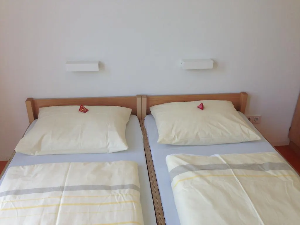 Hostel Jugendherberge Stuttgart Neckarpark