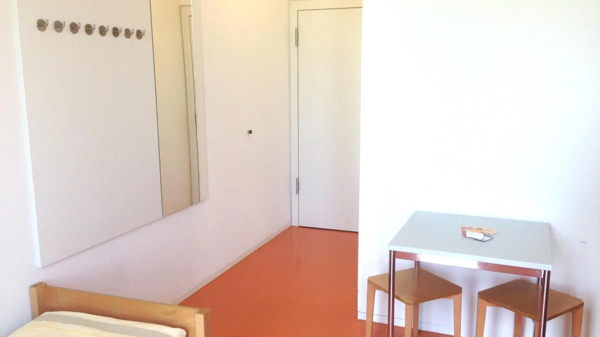 Hostel Jugendherberge Stuttgart Neckarpark Deutschland