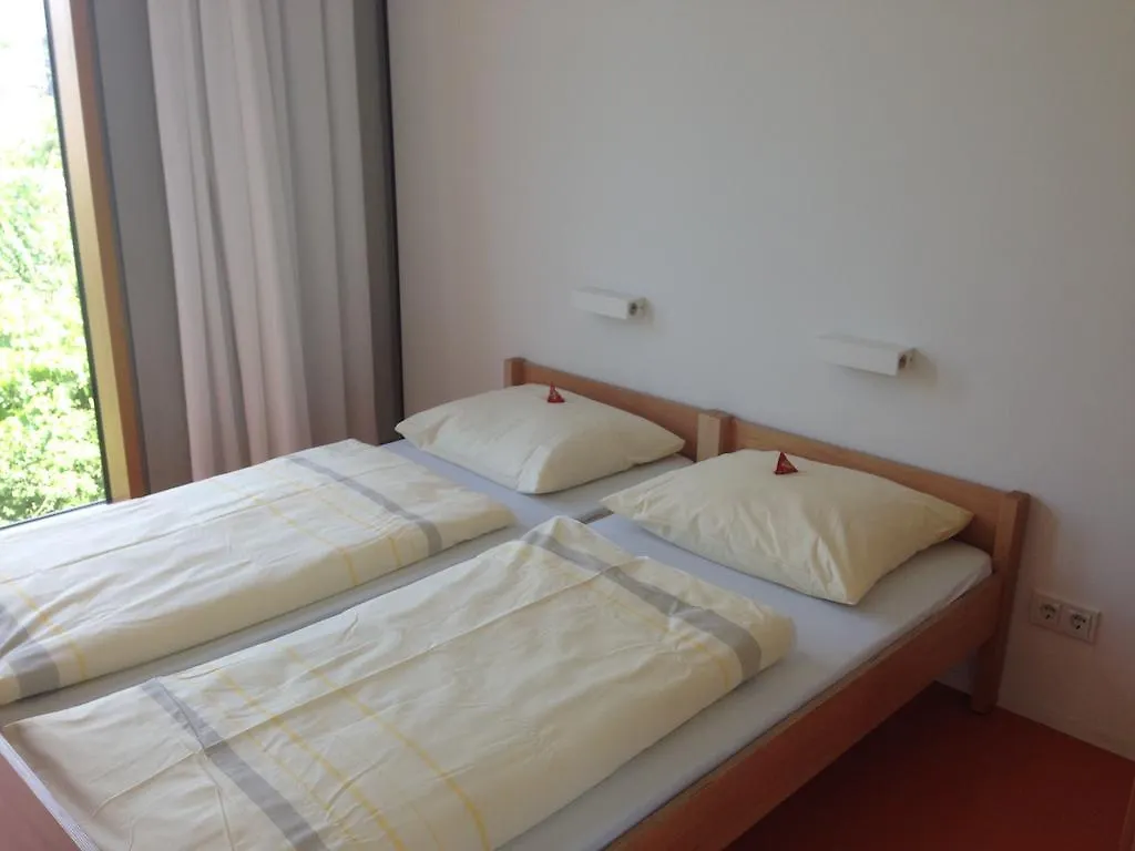 Jugendherberge Stuttgart Neckarpark Hostel